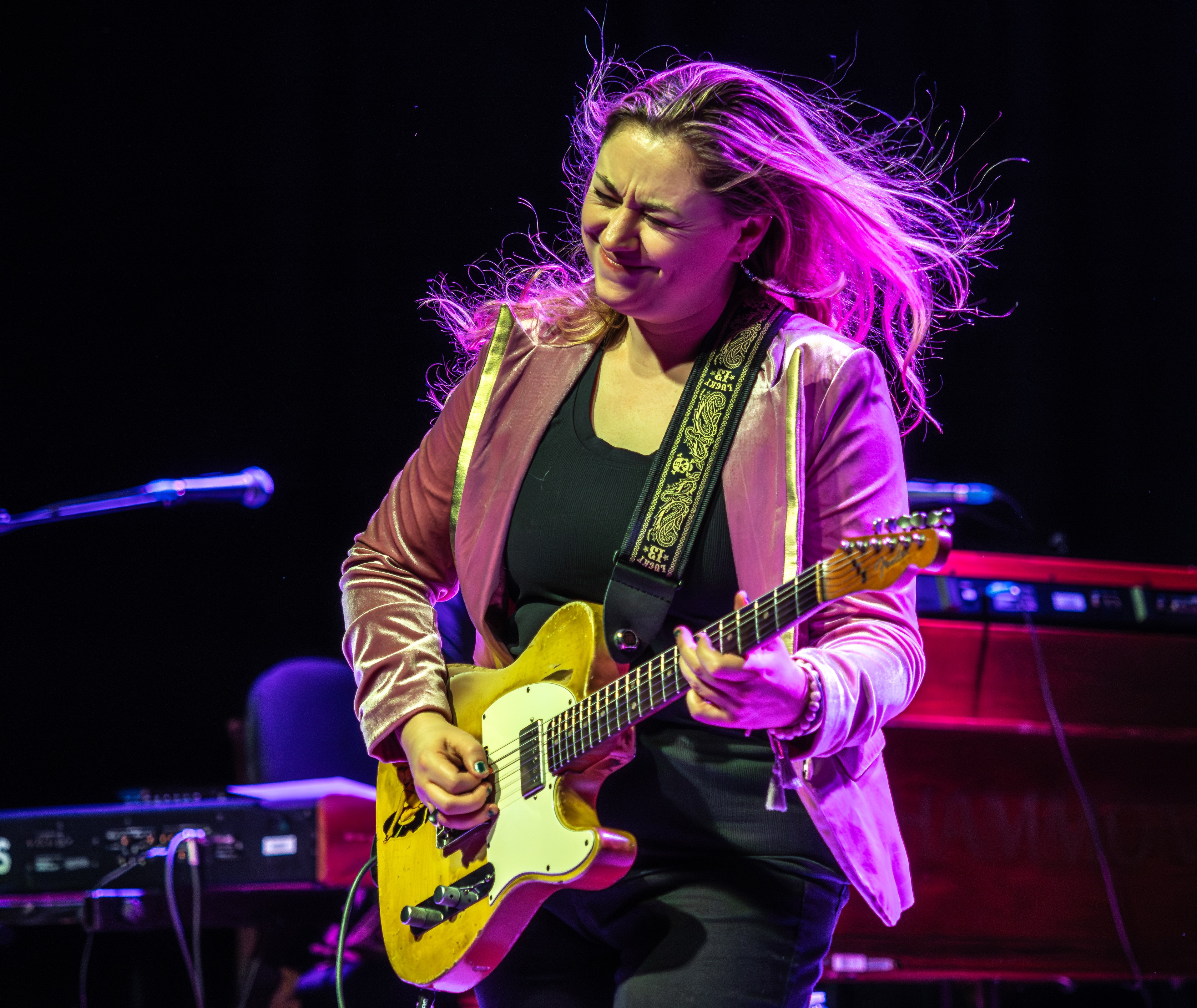 Joanne Shaw Taylor on stage